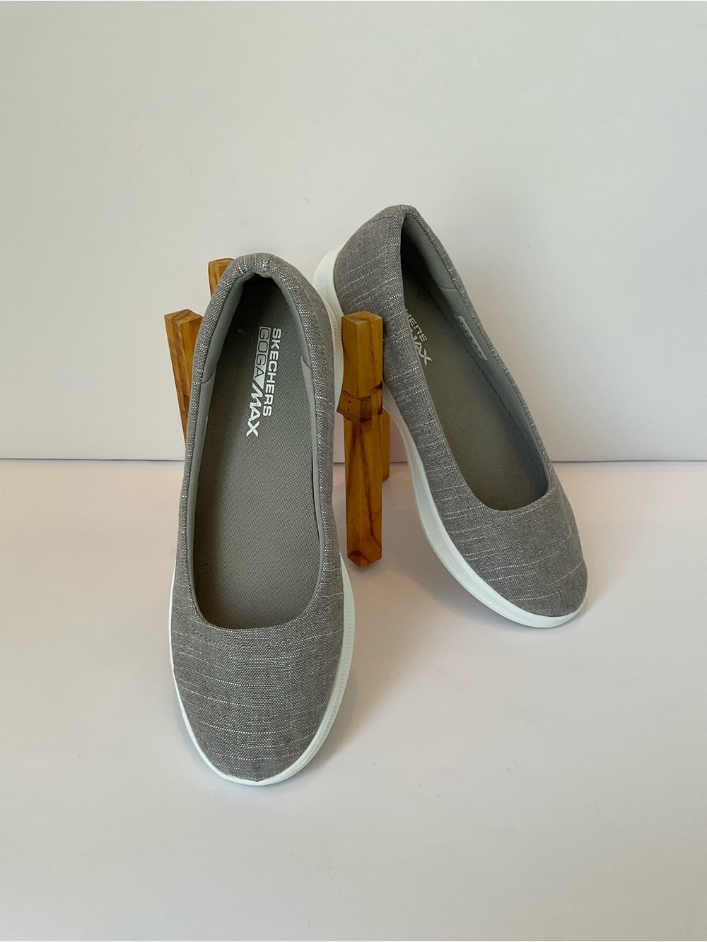 Skechers GOGA MAX Slip-On Casual Shoe in Light Gray